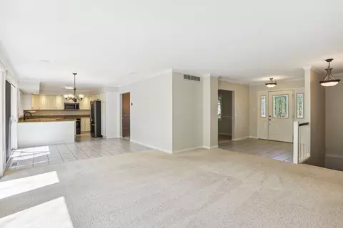 Living - 1197 Sandra Ln, Monticello, IL 61856 photo 2 of 5