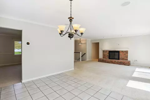 Living - 1197 Sandra Ln, Monticello, IL 61856 photo 5 of 5