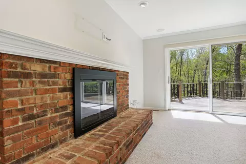 Living - 1197 Sandra Ln, Monticello, IL 61856 photo 4 of 5