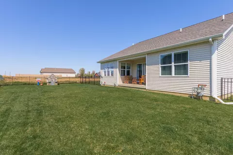 Exterior - 1201 Granite Way, Normal, IL 61761 photo 7 of 10