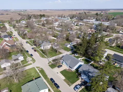 View/Area - 605 Willow St, Maple Park, IL 60151 photo 2 of 6