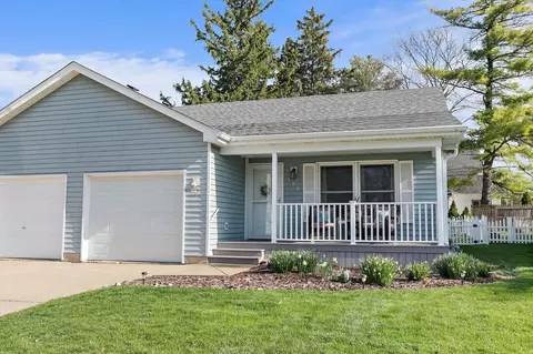 605 Willow St, Maple Park, IL 60151