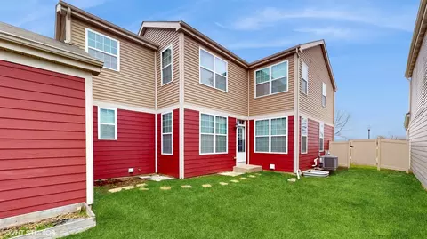 Exterior - 290 Longview Dr, Elgin, IL 60123 photo 5 of 7