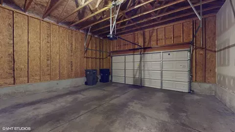 Exterior - 290 Longview Dr, Elgin, IL 60123 photo 4 of 7