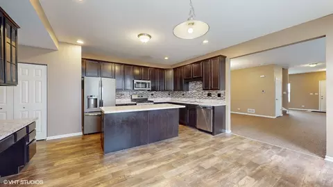 Kitchen - 290 Longview Dr, Elgin, IL 60123 photo 1 of 4