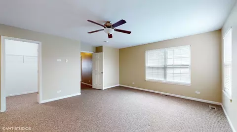 Living - 290 Longview Dr, Elgin, IL 60123 photo 2 of 3