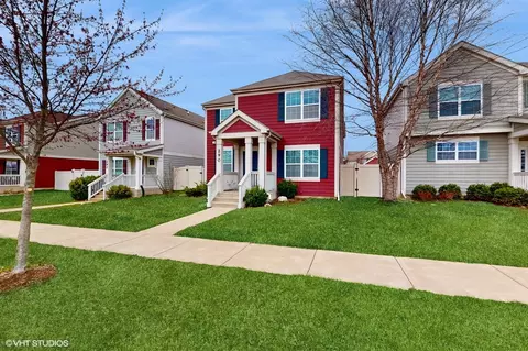 290 Longview Dr, Elgin, IL 60123