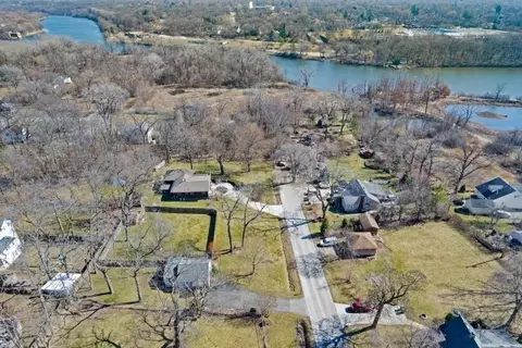 View/Area - 64 Genesee Ave, Elgin, IL 60123 photo 4 of 5