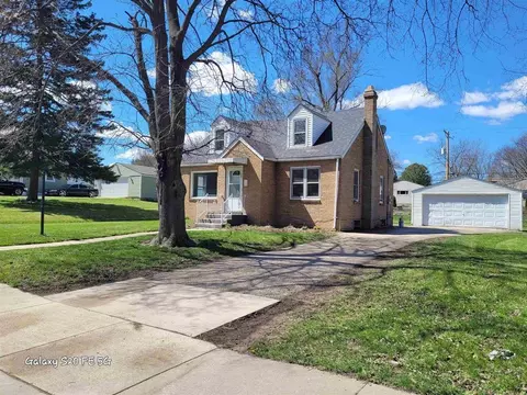 2223 Clifton Ave, Rockford, IL 61102