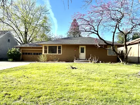 310 Shooting Park Rd, Peru, IL 61354