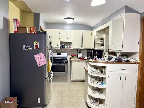 Kitchen - 310 Shooting Park Rd, Peru, IL 61354 photo 1 of 1