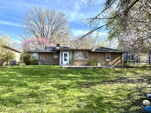 Exterior - 310 Shooting Park Rd, Peru, IL 61354 photo 2 of 8