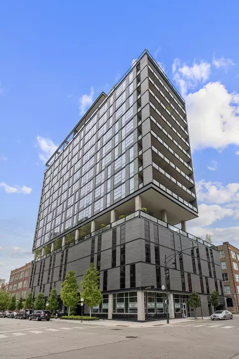 400 W Huron St #701, Chicago, IL 60654