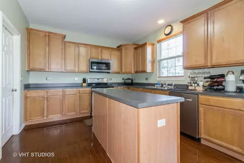 Kitchen - 25258 Trelliage Ave, Plainfield, IL 60585 photo 2 of 2