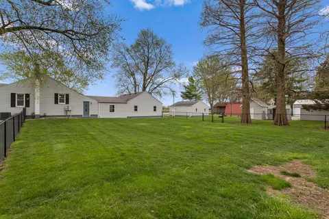 Exterior - 316 E North St, Mansfield, IL 61854 photo 6 of 9