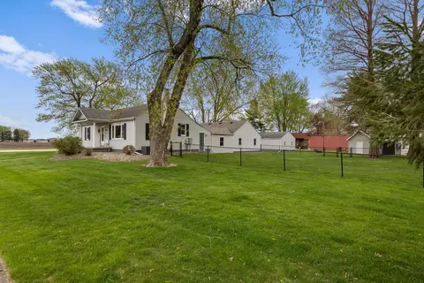 Exterior - 316 E North St, Mansfield, IL 61854 photo 3 of 9