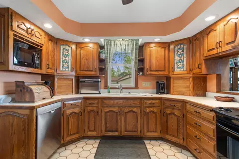 Kitchen - 316 E North St, Mansfield, IL 61854 photo 4 of 5