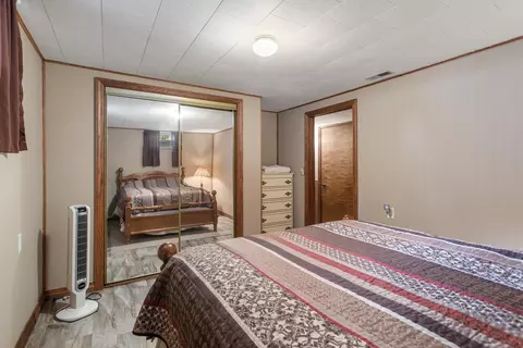 Bedroom - 316 E North St, Mansfield, IL 61854 photo 4 of 4