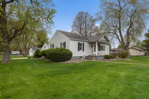 Exterior - 316 E North St, Mansfield, IL 61854 photo 2 of 9
