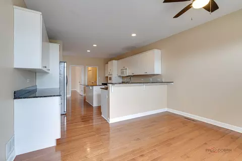 Kitchen - 2539 Windrush Ln, Northbrook, IL 60062 photo 4 of 4