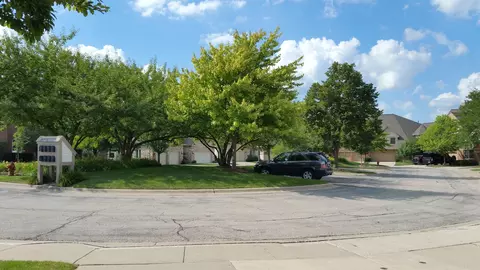 View/Area - 2539 Windrush Ln, Northbrook, IL 60062 photo 1 of 2