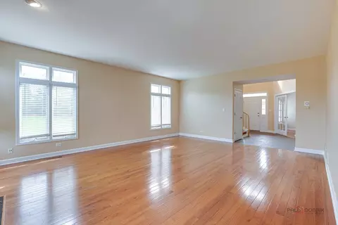 Living - 2539 Windrush Ln, Northbrook, IL 60062 photo 2 of 4