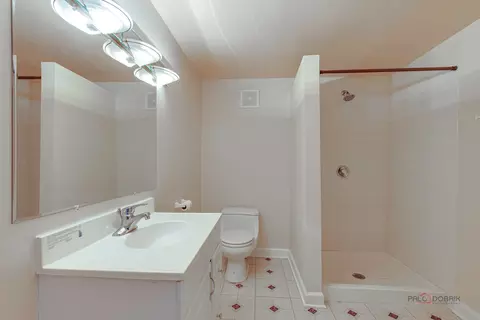 Bath - 2539 Windrush Ln, Northbrook, IL 60062 photo 5 of 5