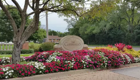 View/Area - 2539 Windrush Ln, Northbrook, IL 60062 photo 2 of 2