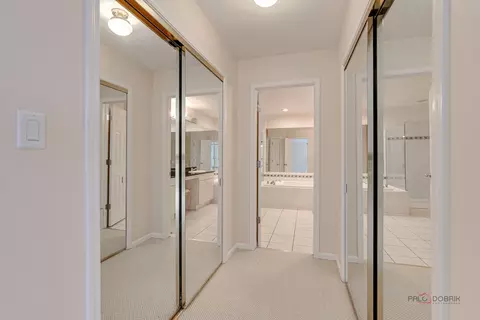 Entry Way - 2539 Windrush Ln, Northbrook, IL 60062 photo 2 of 2