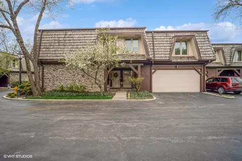1557 Winnetka Rd, Glenview, IL 60025