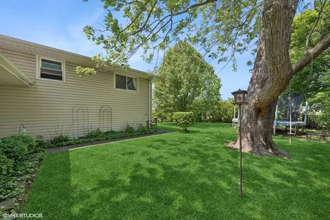 Exterior - 750 Leaf Ct, Bartlett, IL 60103 photo 3 of 4