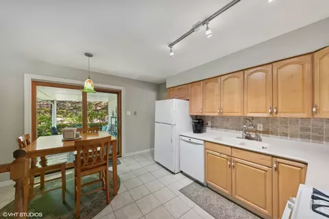 Kitchen - 750 Leaf Ct, Bartlett, IL 60103 photo 1 of 1