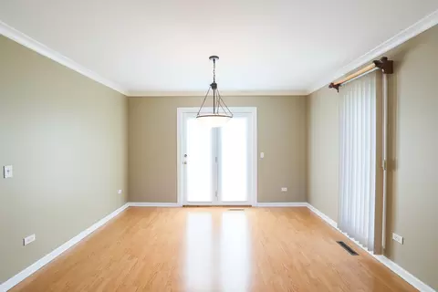 Dining - 5412 Thelen Ave, Mchenry, IL 60050 photo 1 of 1