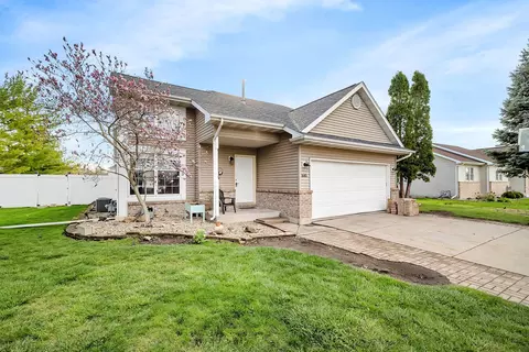 Exterior - 1685 Schubert Dr, Morris, IL 60450 photo 2 of 10
