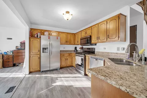 Kitchen - 1685 Schubert Dr, Morris, IL 60450 photo 1 of 5