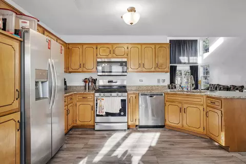 Kitchen - 1685 Schubert Dr, Morris, IL 60450 photo 5 of 5