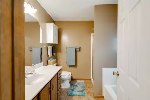 Bath - 1202 Timber Ridge Ct, Normal, IL 61761 photo 1 of 3