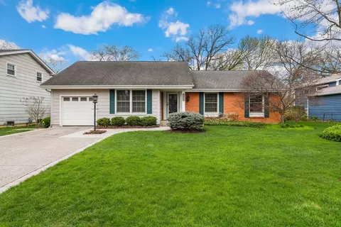 518 Northgate Rd, Lindenhurst, IL 60046