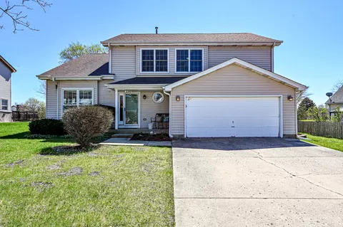220 Thistle Ln, Lake Zurich, IL 60047