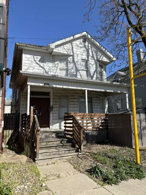 1102 S Main St, Bloomington, IL 61701 photo 3