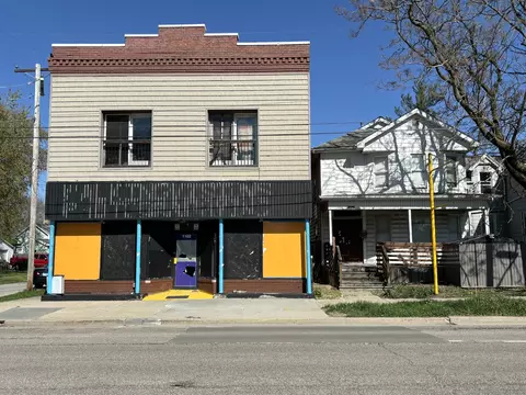 1102 S Main St, Bloomington, IL 61701