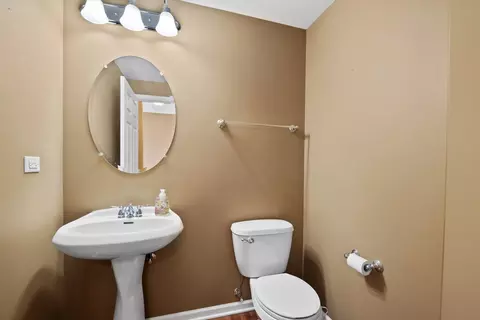 Bath - 1908 Oxley Cir, Naperville, IL 60563 photo 1 of 3