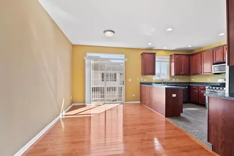 Kitchen - 1908 Oxley Cir, Naperville, IL 60563 photo 1 of 4