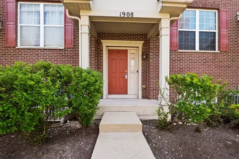 1908 Oxley Cir, Naperville, IL 60563