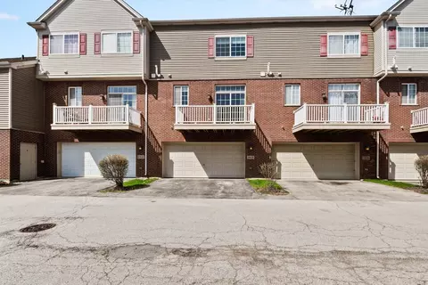 Exterior - 1908 Oxley Cir, Naperville, IL 60563 photo 4 of 6