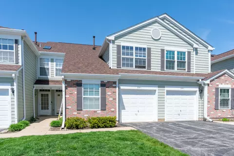 29 Hoover Ct #B, Streamwood, IL 60107