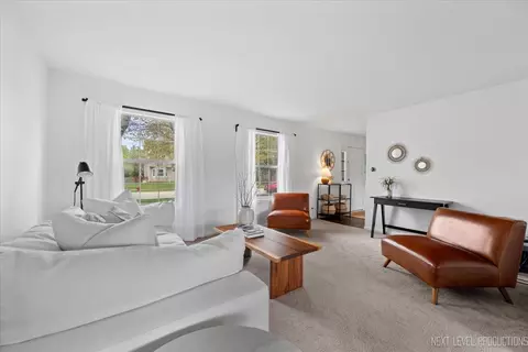 Bedroom - 343 Meadowview Ln, Aurora, IL 60502 photo 2 of 7