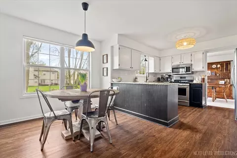 Kitchen - 343 Meadowview Ln, Aurora, IL 60502 photo 1 of 5