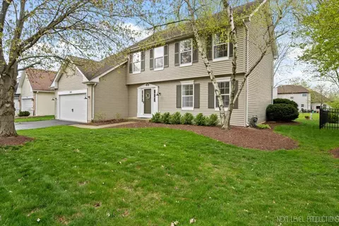 Exterior - 343 Meadowview Ln, Aurora, IL 60502 photo 2 of 6