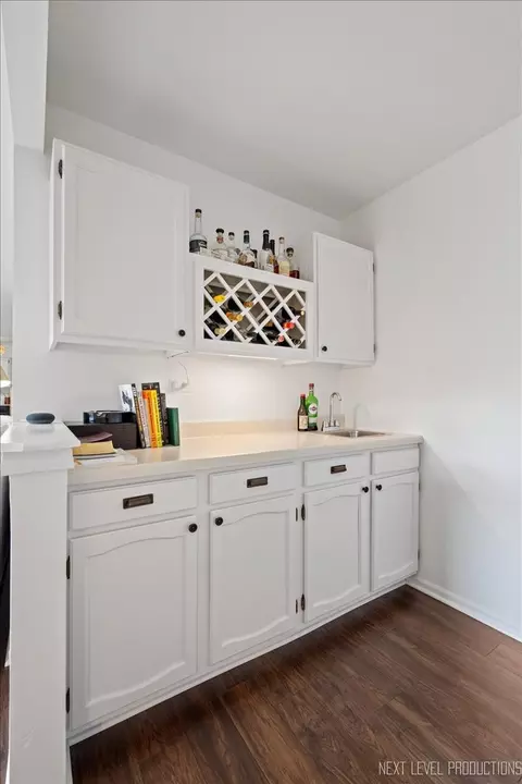 Kitchen - 343 Meadowview Ln, Aurora, IL 60502 photo 5 of 5